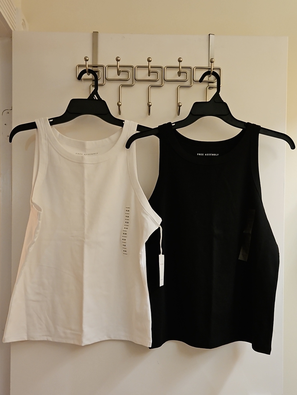 Free Assembly Womens Cutaway Tank Top Lot 2 Pack Black White XXL 20 NWT